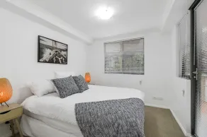 Flightdeck 101 - Large Modern Apartment In Great Location Close To CBD - Image 5