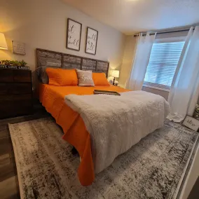 RnR Retreat-Upscale housing, contemporary decor - Image 5