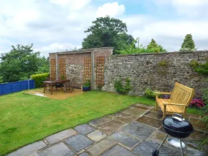 GARDEN COTTAGE, pet friendly, character holiday cottage in Ovington - Image 5