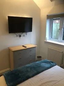 Unique one bed contemporary bungalow town centre - Image 4