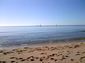 ••Charming apartment in detached cottage • sandy beach 25 m away • WiFi free•• - Image 5