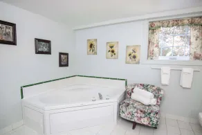 The Royal Suite | The Jypsy Inn - Image 4