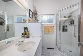 Beautiful, relaxing home with natural light & beautiful views of San Francisco. - Image 4