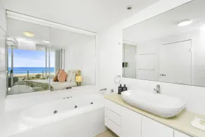 Kirra Beach 506 Pure Ocean Views - Image 3