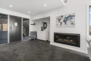 MODERN ALPINE LIVING WITH SPECTACULAR VIEW - Image 3