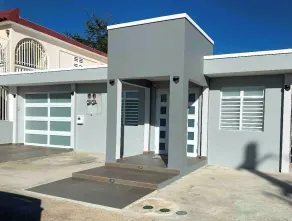 House of Galaxy with hot tub and super close to the airport - Image 4