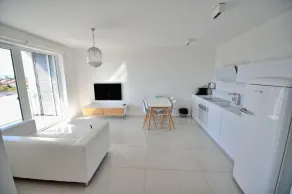 Bel appartement moderne au coeur de la ville thermale de Piestany - Image 5