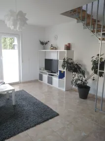 Bright and friendly maisonette apartment - Image 4