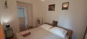 Huge apartment w/ vast garden on a great location - Image 4