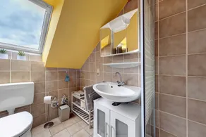 Apartamento 'Ferienwohnung Jadebusen' com vista para o mar e jardim privado - Image 2