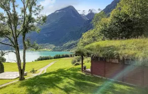 Gorgeous home in Olden with house a mountain view - Image 5