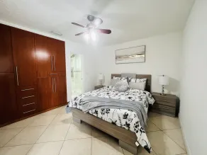 Such as house with heated pool, near to parks and lakes - Image 5