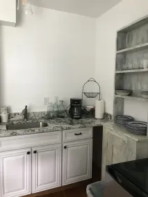 Charming Apartment in historic 1800's home - Image 5