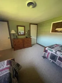 Serene cabin on 6 acre pond in rural Upper Bucks - Image 5