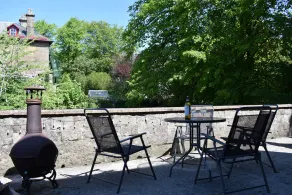 Apartment close to Pavilion gardens - Image 5