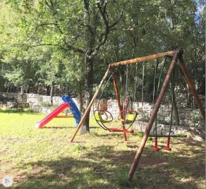 Exklusivt hus med vacker trädgård och privat pool - Image 2