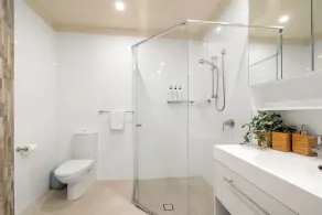 Amelie - Luxury, Beach View 3 Bedroom Condo  - 2 min walk to Terrigal Beach - Image 4
