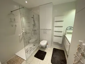 Port-Louis: 1-Bedroom Apartment with Terrace, Parking and Wifi - Image 2