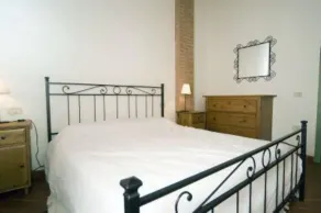 Private house with garden - Image 3