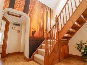 CORNER HOUSE, pet friendly, with a garden in Cinderford - Image 2