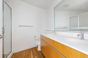 Roomy Downtown Bellevue 2BR w/ Gym, W/D, near shops, by Blueground - Image 4