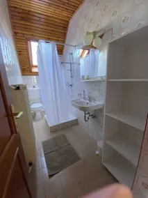 Appartement de vacances avec aire de jeux pour enfants, bac à sable et pataugeoire. - Image 5