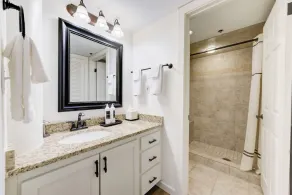 Silver King 413 | 150 Yards to Lifts | Fireplace | Kitchen | End Unit | Mtn View | Pool & Hot Tub - Image 4