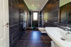 Cliff top havudsigt, infinity pool, jacuzzi en lille fred i paradis. - Image 4