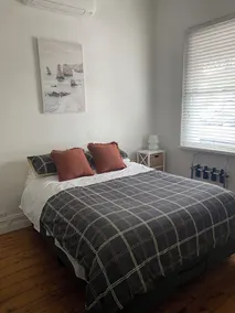 Port Cottage - Centrally located 2 bedroom house in private, quiet location - Image 3