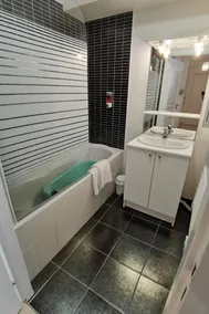 3*** accommodation 200 m from the beach.  Walking distance to shops. - Image 2