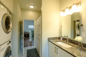 Premium Bilevel Heart Of Midtown King Bed - Image 3