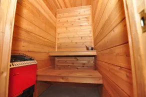 Ski-in ski-out 3 Bdrm Chalet w sauna on slopes & lake - Sleeps 8 - Image 2
