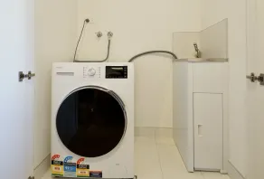 StayAU Hotel-Style Apartment BoxHill  - Image 2