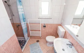 2 Bedroom Lovely Apartment In Brsec - Image 5
