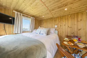 Dog-friendly glamping hut in the North Norfolk Coast - Image 3