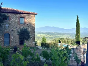 A wonderful new villa just 25 minutes from the Brunello di Montalcino vineyards - Image 2