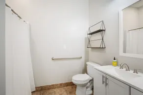 1 Bedroom Apartment at Oak + Fountain! - #14 - Image 3