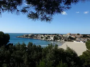 Small house view and seaside, ideal for a family. 2 star ranking - Image 4