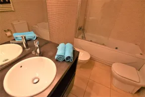 204-Luxury apartment near the beach with sea view and pool - Image 3