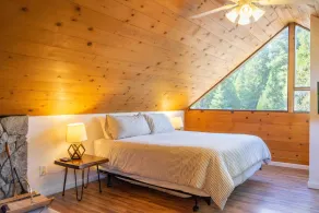 Hawks Nest- Perfect Getaway in Shaver Lake - Image 4