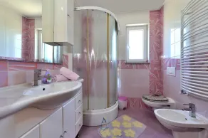 Charmante Villa mit Hydro-Massage-Pool, perfekt für Gruppen von 8 Personen - Image 3