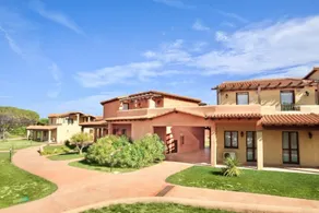 Studio apartment for 2 people of 27 m2 furnished in Sardinian style.Located on the ground floor with veranda and small garden or first floor with balcony.Composed of living room with kitchenette, 2 joinable single beds, bathroom.Endowed of:- TV- air cond - Image 5