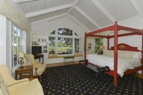 St. Helena, walk to town, on vineyard, pool, one acre/private, Permit STR25-001 - Image 5