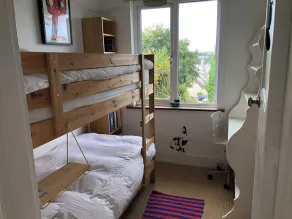 5 Bed House - Sleeps 15 - Pets - Garden - Parking - Image 3