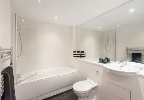 A modern one-bed apartment located in the heart of Edinburgh's Grassmarket. Sleeps 2 - Image 2