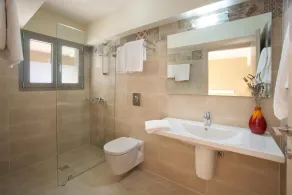 Elegant & Stylish Villa with Self-Contained Studio, A/C, Private Pool & Sea View - 4km to Fiscardo! - Image 3