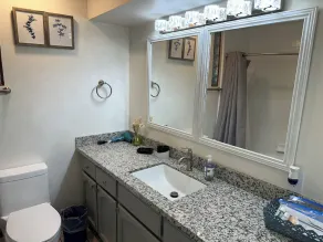 Private Charming 3-Bedroom Farmhouse - Single Level w/ Open Patio Deck! - Image 4