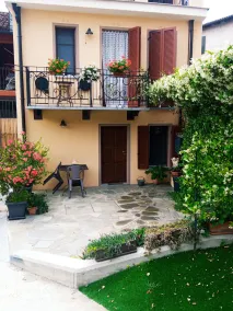APARTMENT WITH 4 PLACES IN RENOVATED HOUSE IN HISTORIC CENTER - Image 3