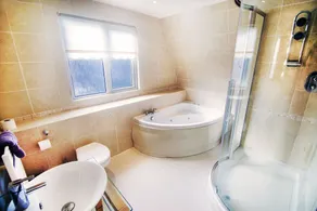 Holiday Lodge 2 bedrooms, pool, gym, tennis, in beautiful Cornish countryside - Image 4