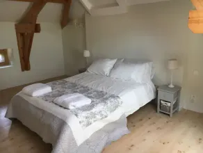 Traditional 2 Bedroom Stone Cottage, Wifi & Pool in SW France - Image 4
